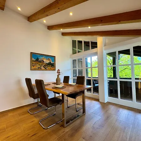 Avinora Moderne Mit Balkon & Bergblick Unterwoessen